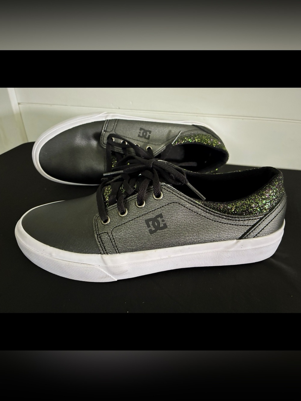 DC Black Low-Top Sneakers with Green Glitter Collar